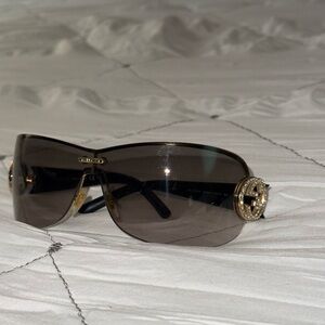 Gucci Women's Sunglasses - Black and Gold
